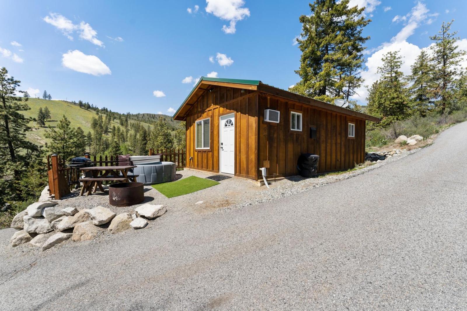 Echo Valley Resort + Cabins Manson Exterior photo