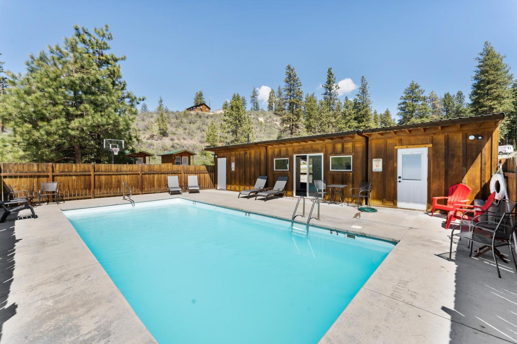 Echo Valley Resort + Cabins Manson Exterior photo